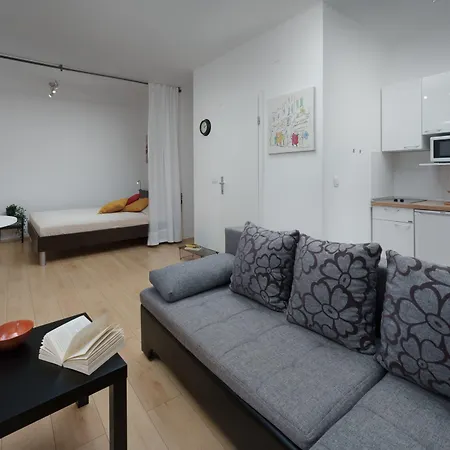 Antons Pula